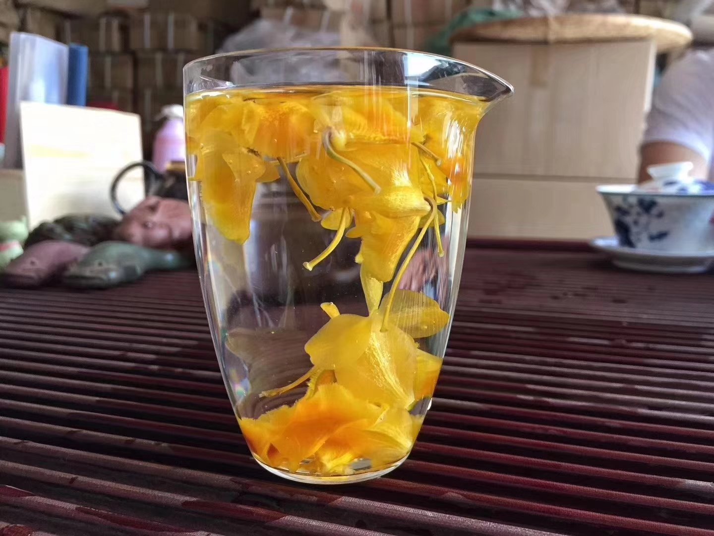花旗参与铁皮石斛的搭配展示图