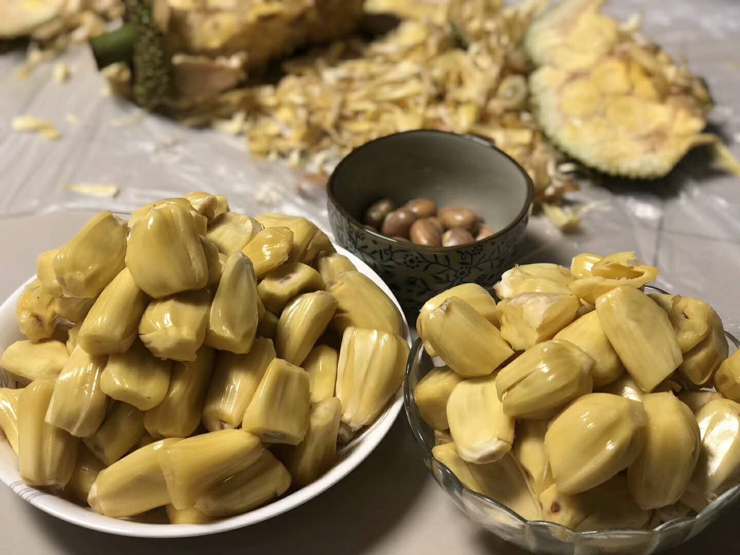 菠萝蜜果肉与果壳对比图