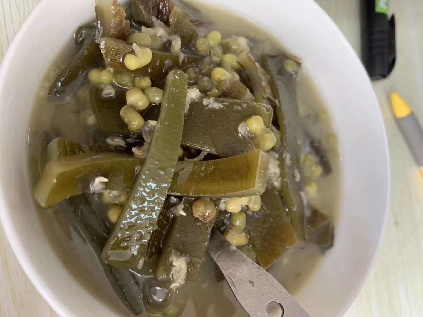 炖煮中的海带冬瓜炖鸭子