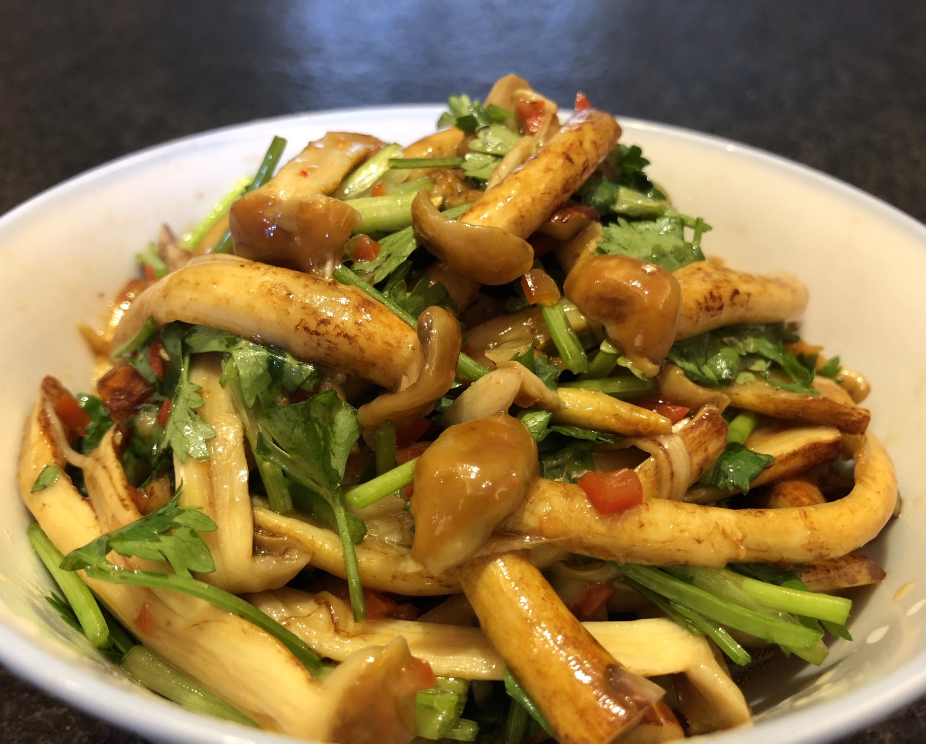 松花菜炖豆腐配米饭摆盘图
