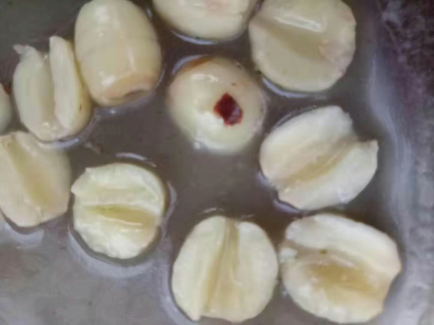 白莲子泡发前后对比图