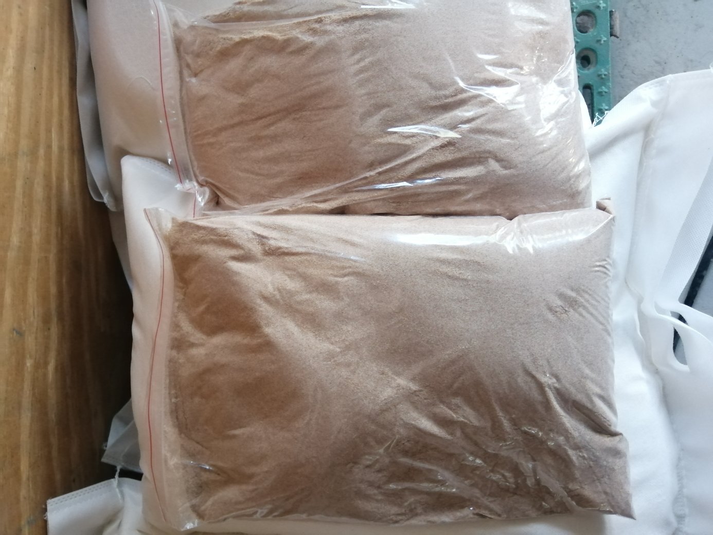 赤灵芝盆栽标准化基质配制与装盆操作示意图