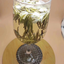 兰花银针，忙忙工作，慢慢品茶。