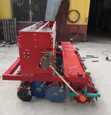 旱稻施肥播种机四轮拖拉机悬挂式水稻旱直播条播机