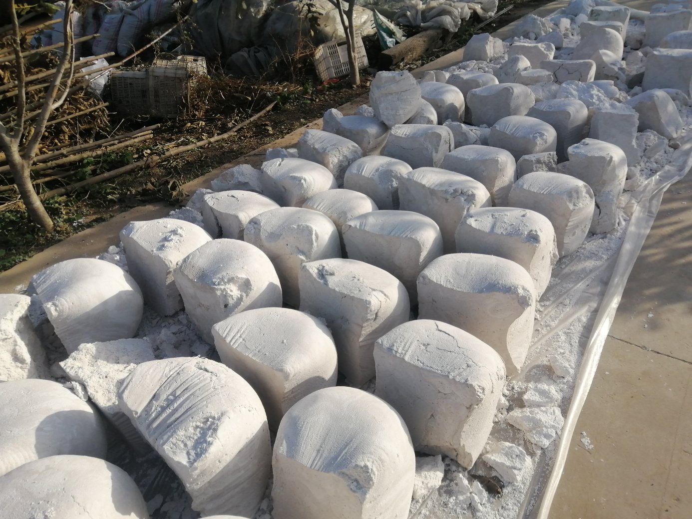 展示烟薯淀粉加工的主要步骤,包括清洗、粉碎、沉淀、干燥等环节 烟薯淀粉加工流程图