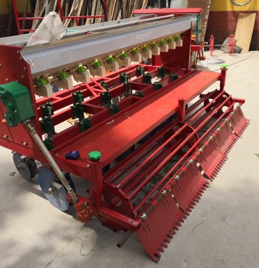 水稻旱直播机旱稻施肥播种机圆盘开沟器施肥播种