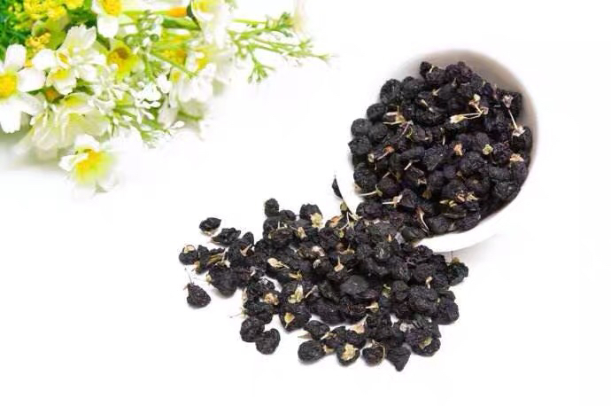 黑枸杞干果与泡水前后对比图