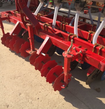 大型旱稻施肥播种机条播机 水稻旱直播机 四轮拖拉机牵引