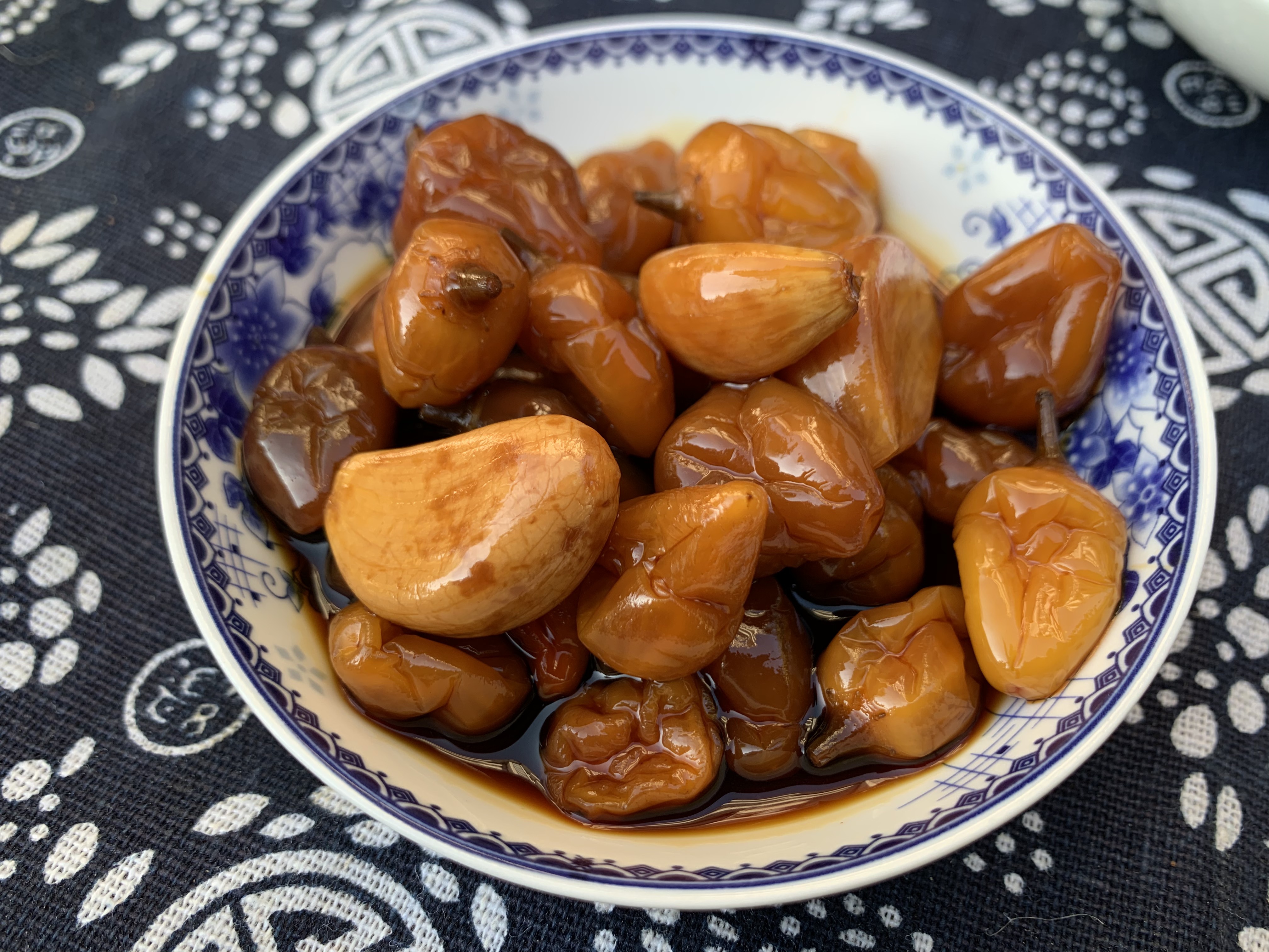 泡椒凤爪、泡椒鱼片、泡椒火锅等多种使用小米辣泡椒的美食场景展示 小米辣泡椒应用场景