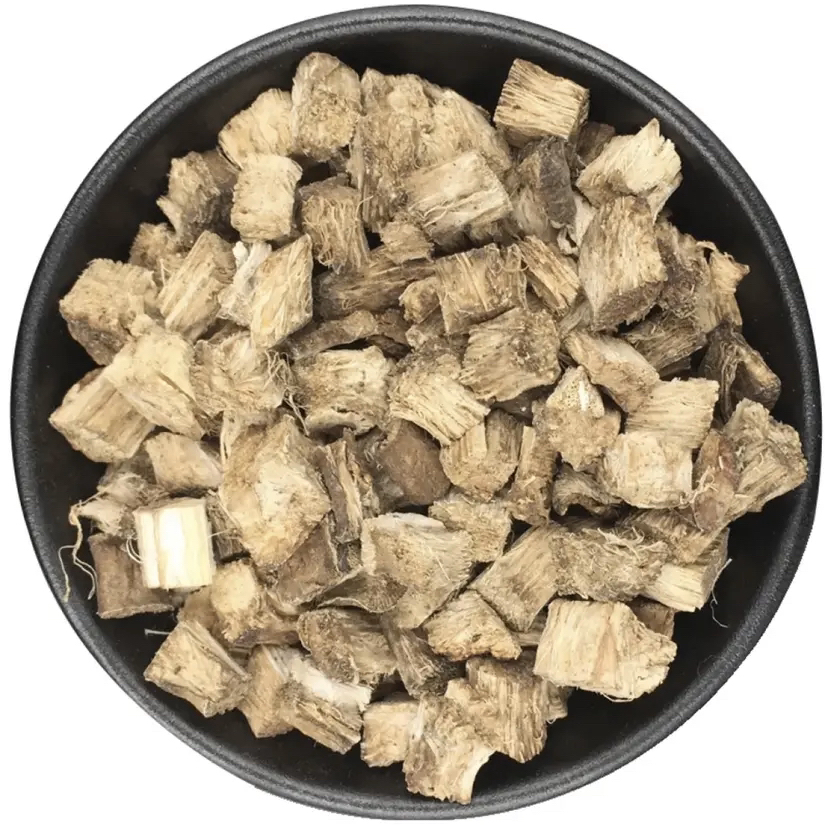 图片展示粉葛煲汤与淮山炖鸡的两种烹饪方式,体现其不同的食用场景 粉葛与淮山分别入菜的示意图