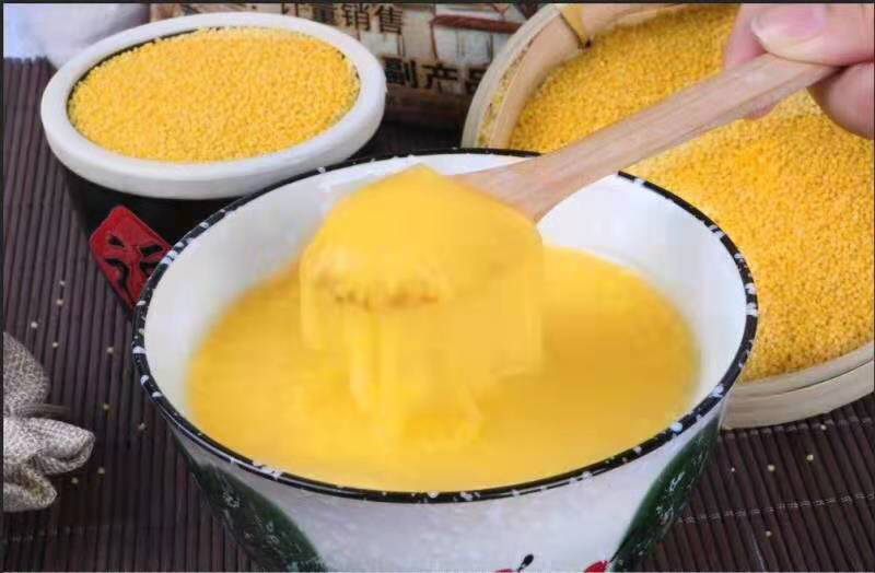 小米粥与小米饭对比图