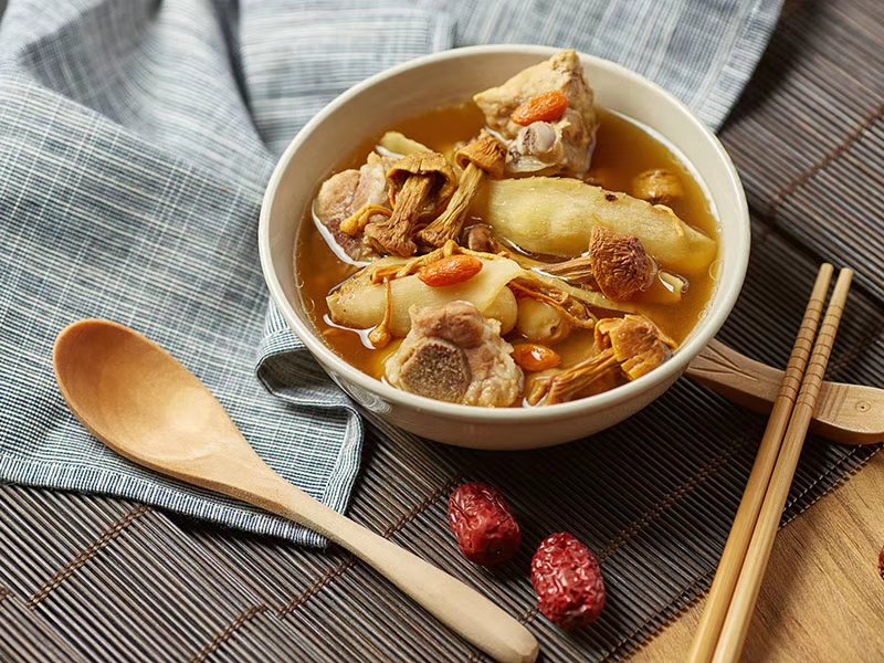 包竹笋排骨汤特写