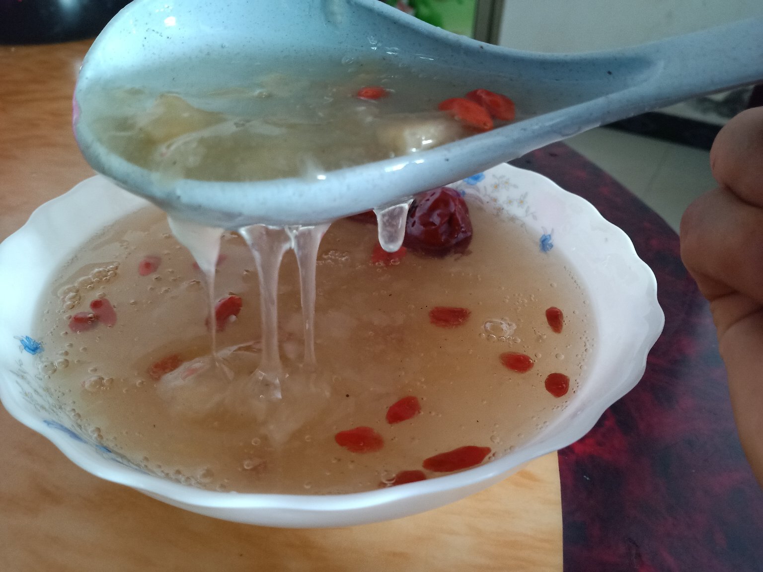 平贝母与食材搭配制作的养生羹品