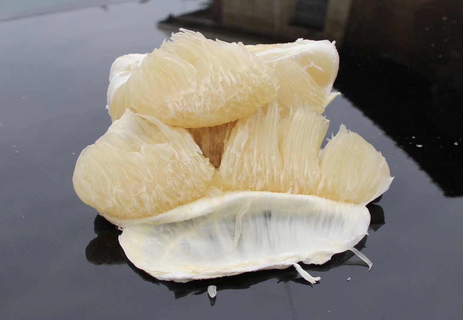 沙田柚切开果肉展示图