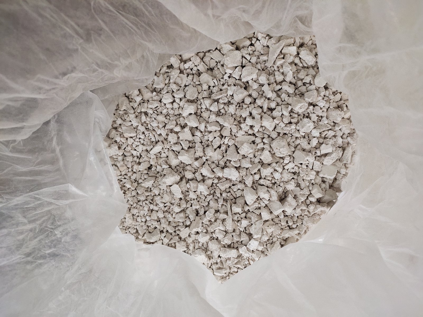 展示粉葛的中药材外观,呈白色或淡黄色粉末状 粉葛药材图