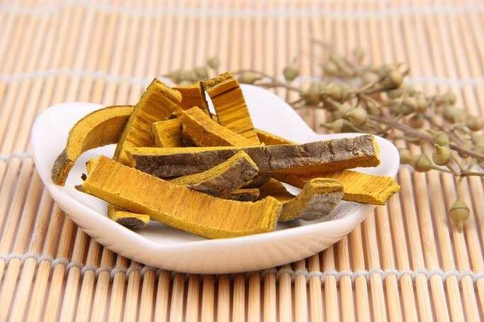 侧柏干燥与研磨过程