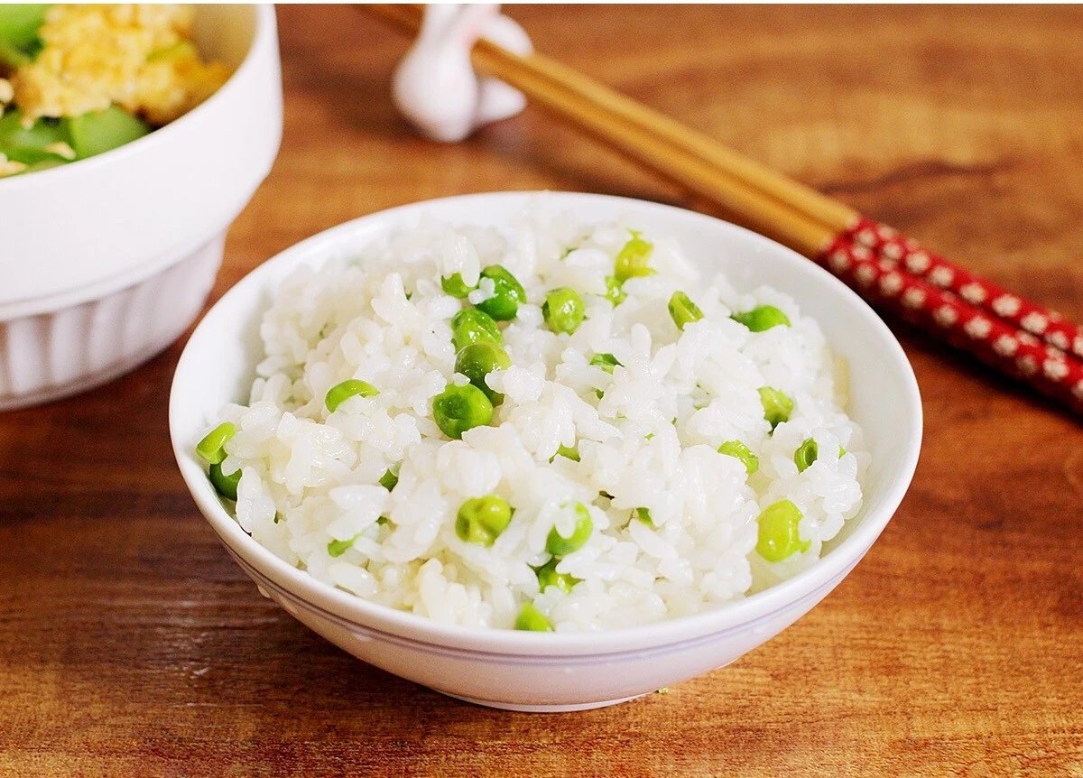 传统手工制作豌豆黄的过程