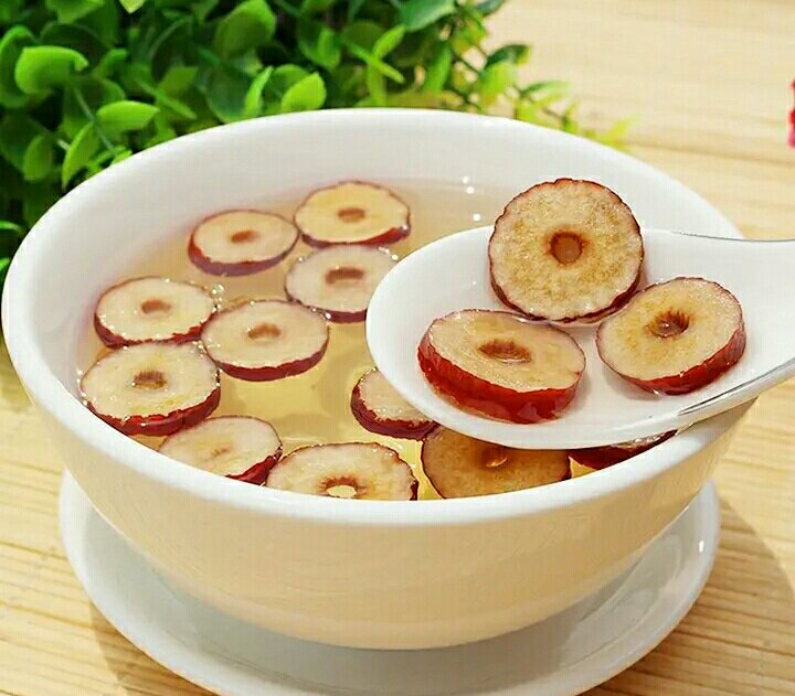 红枣片泡水效果图