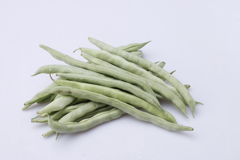 展示新鲜冬瓜与绿色绿豆的搭配,背景为清凉色调 冬瓜与绿豆搭配图