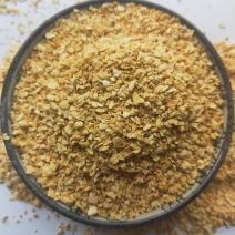 豆皮，豆渣，是牛，羊，猪，鸡，鸭，鹅等禽类的饲料