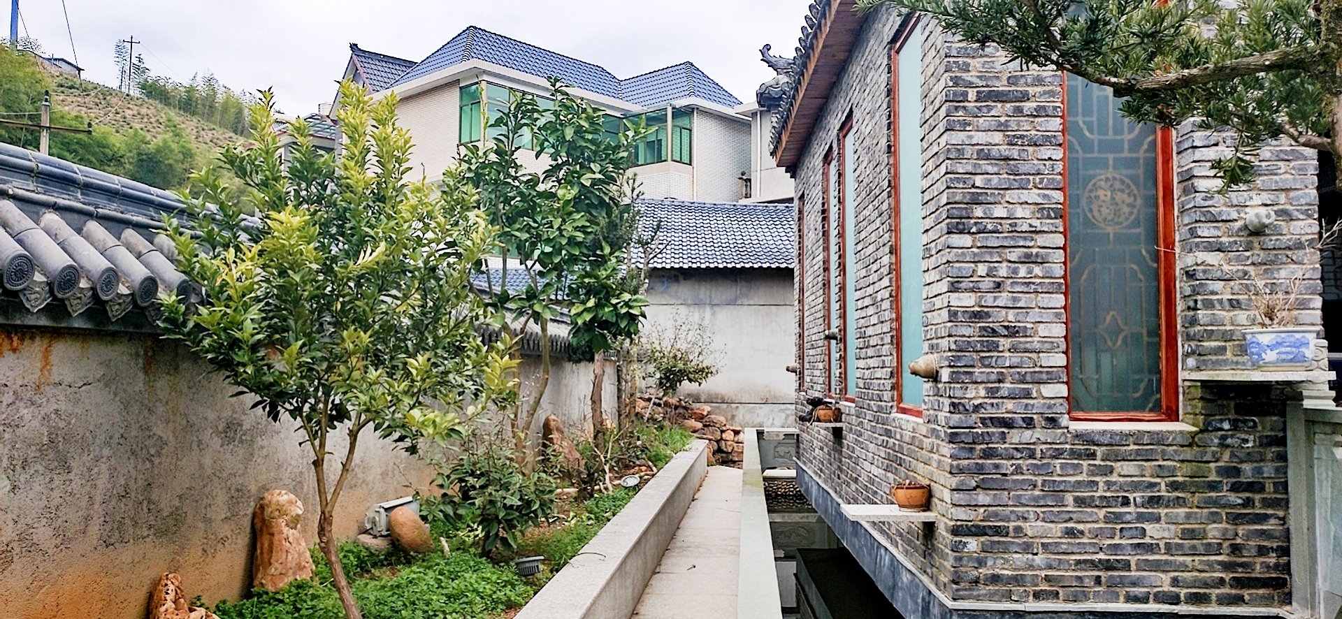 丹桂盛开的庭院景观
