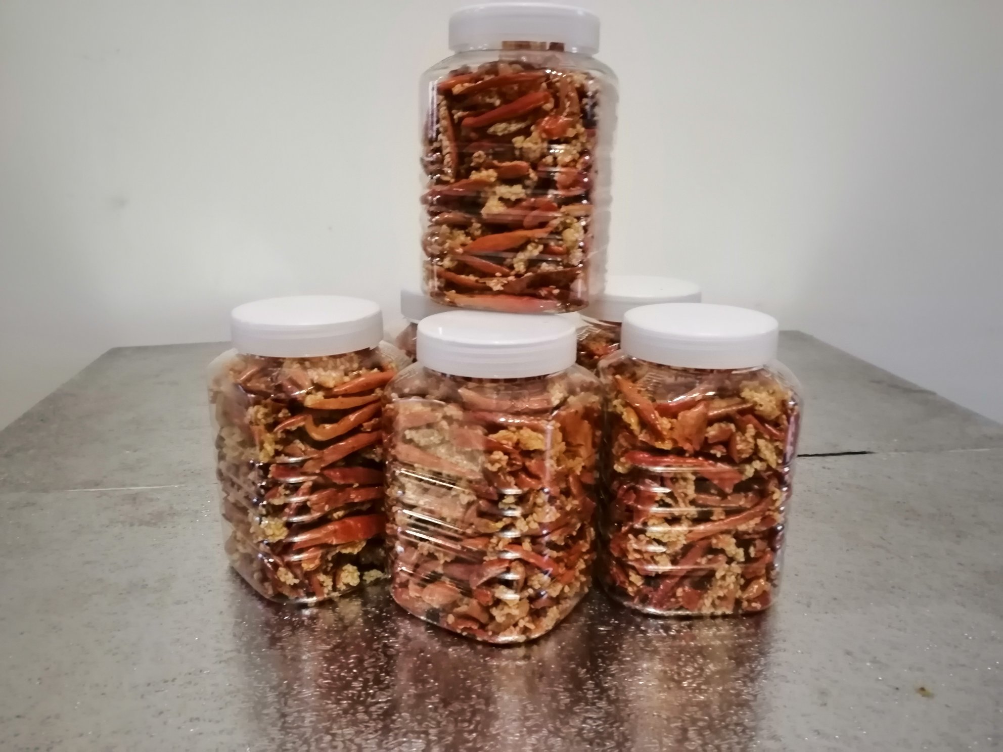 辣椒酱装瓶过程