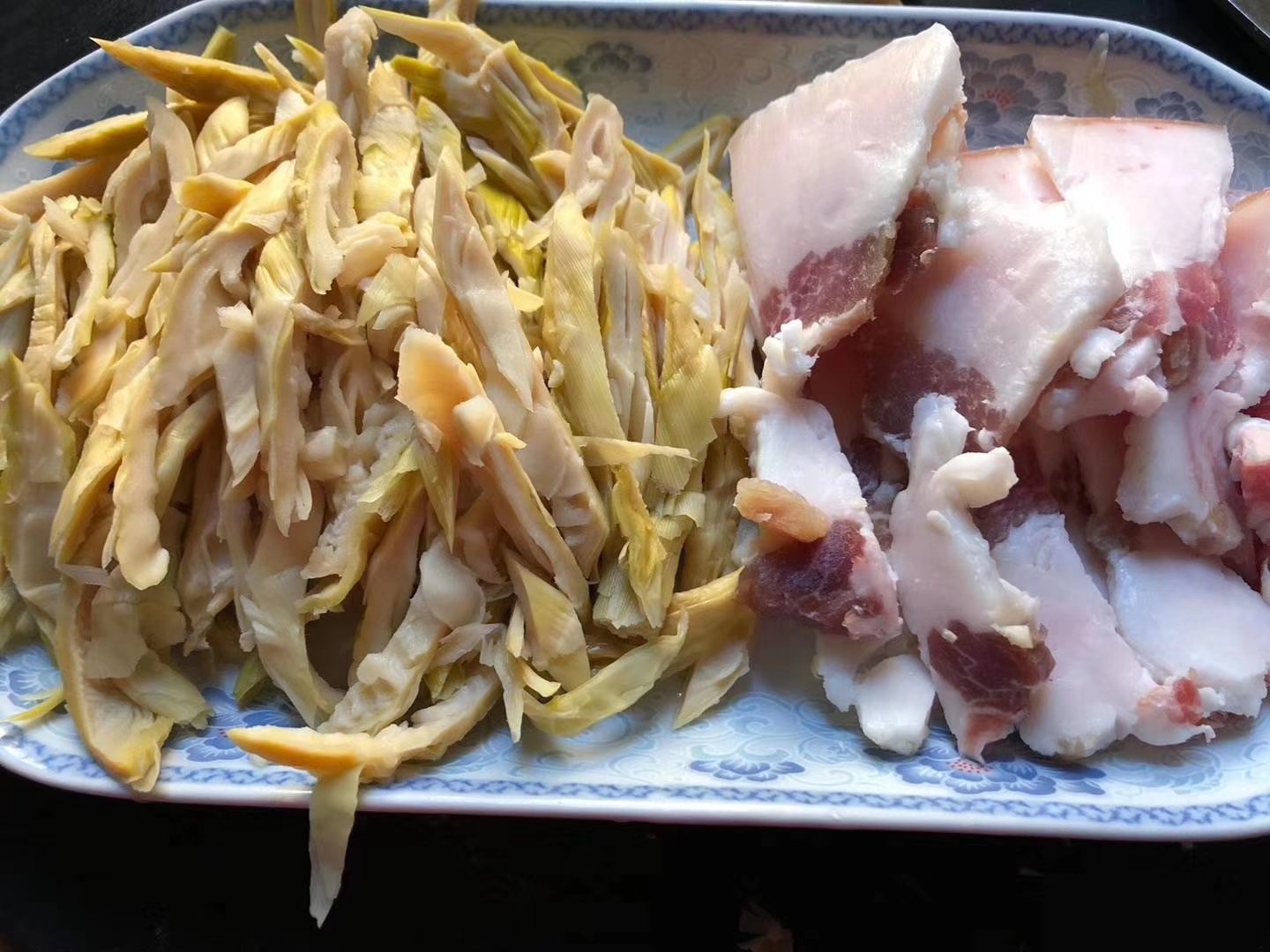 泡椒青笋肉丝制作过程图