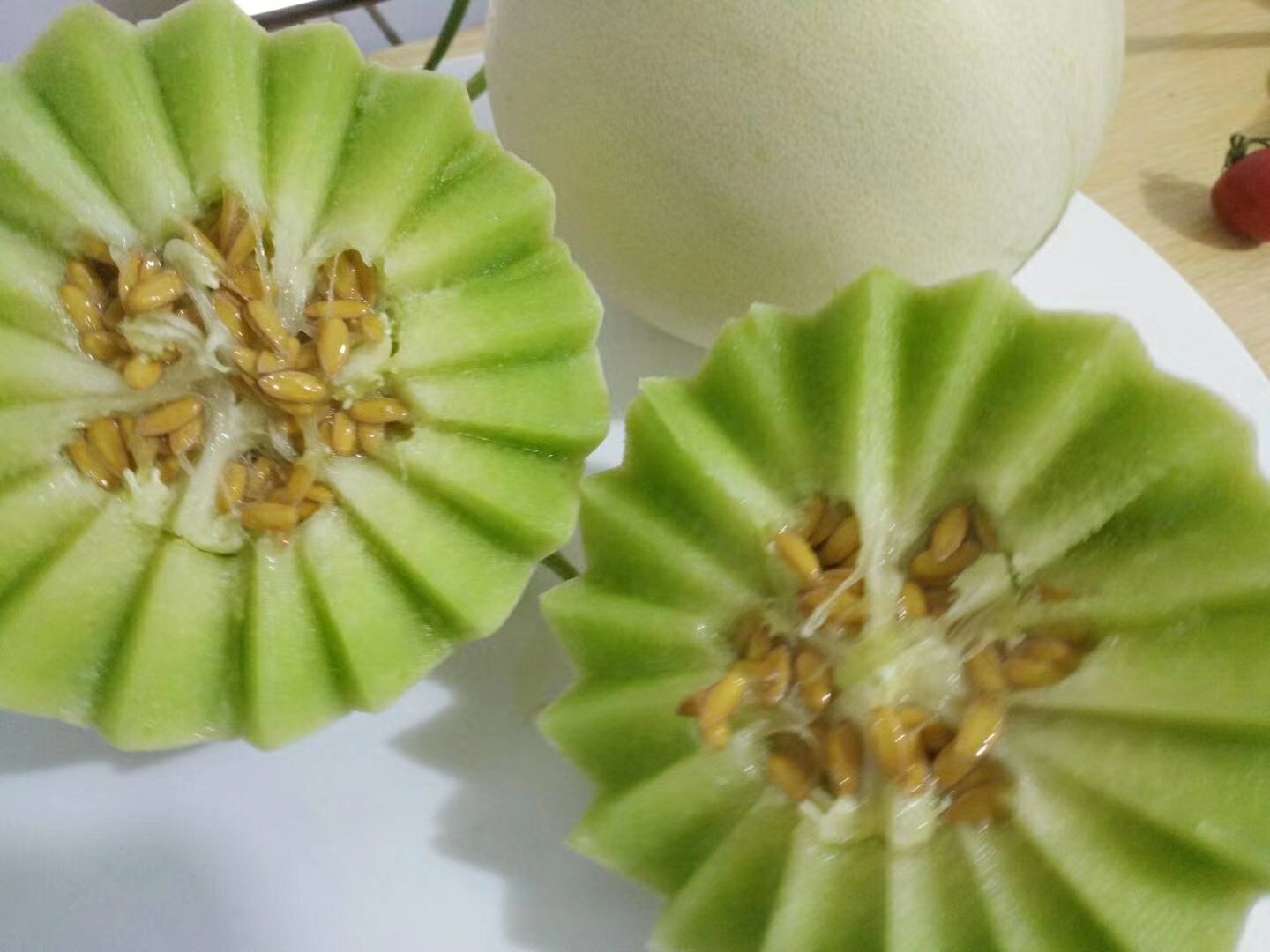 玉菇甜瓜切开过程