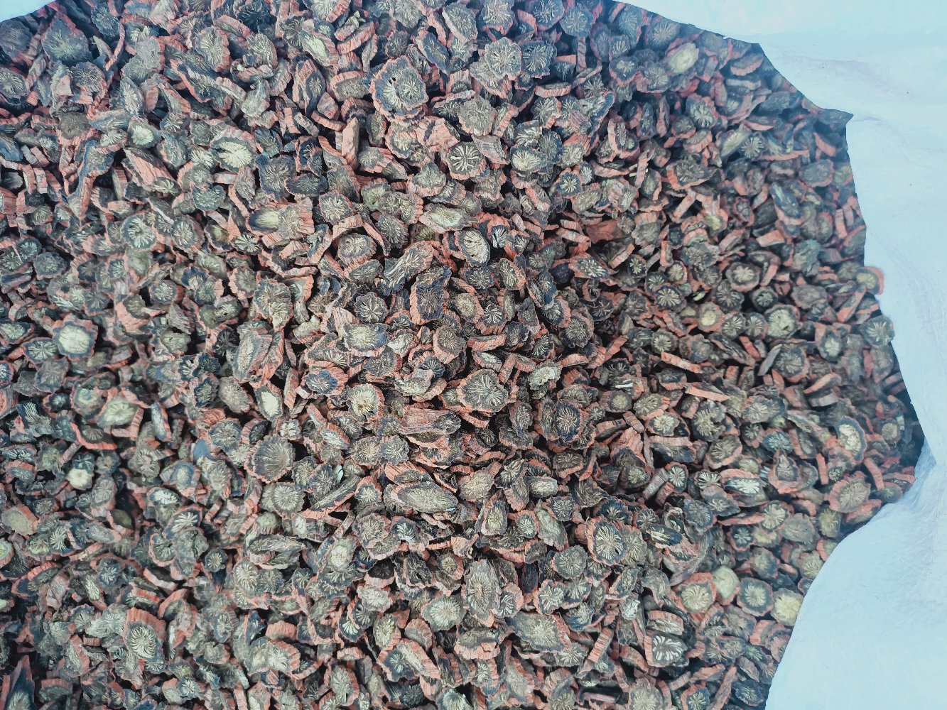 丹桂药膏成分表展示