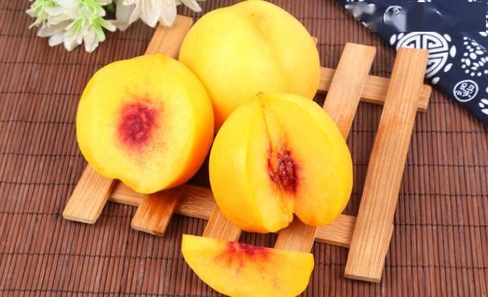 黄油桃特写展示图