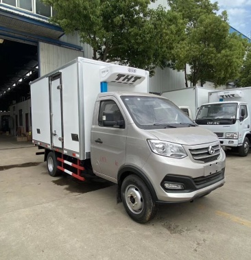 小箱式长安跨越王x3冷藏车