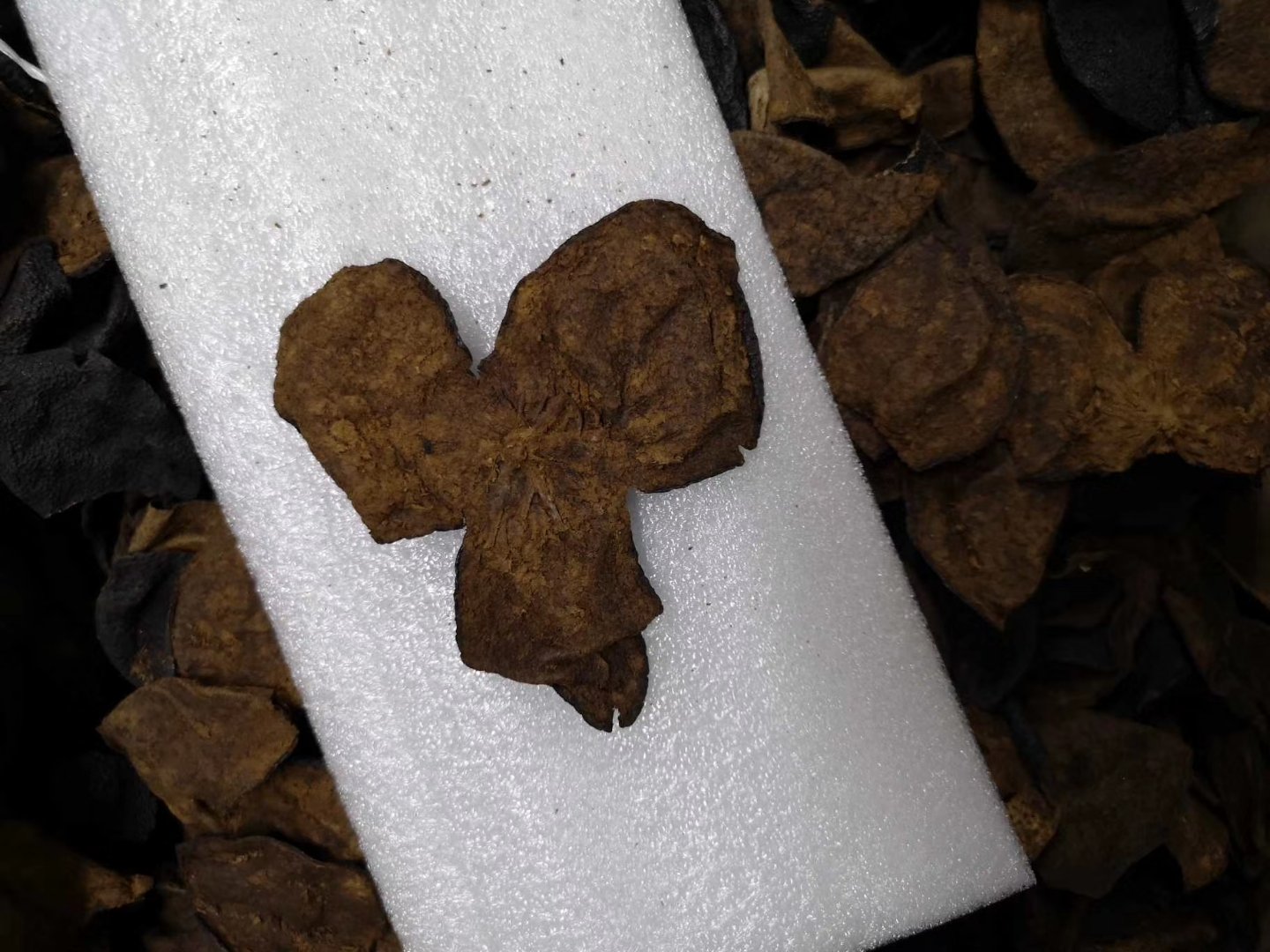 陈皮与花椒原材料对比图