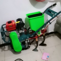 重庆耀虎汽油播种机，可以施肥除草播种。厂家直销