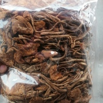 茶树菇可以干锅炖汤，炒菜清香脆爽老少皆宜。