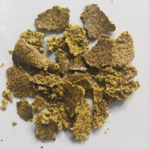 棉饼棉籽饼、粕是棉籽榨油后的副产物。压榨取油后的称饼，