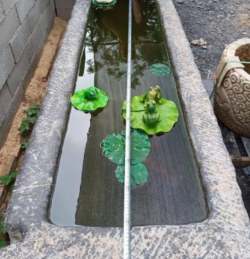 鱼缸精品二米二大牛槽,非常罕见内深三十多公分,内深非常深