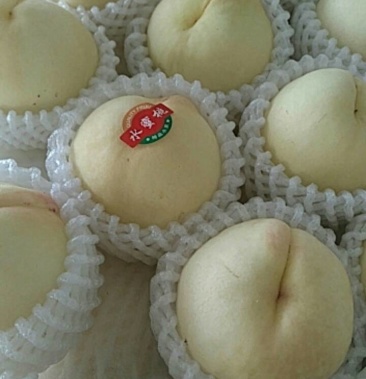 九号水蜜桃新沂踢球山水果桃子