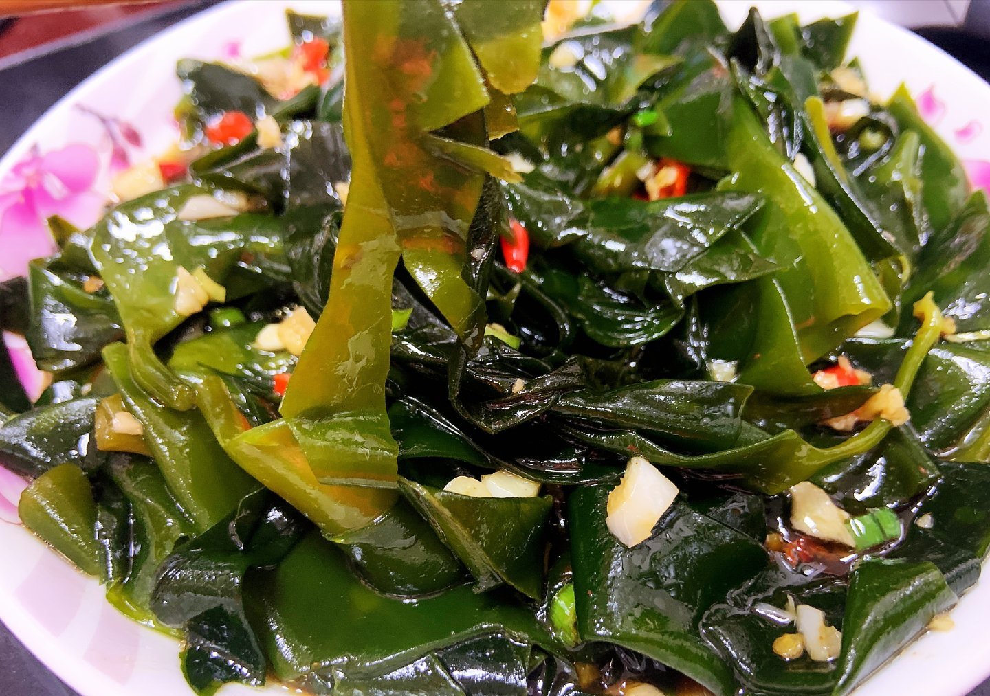 海带与番茄的搭配美食展示