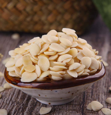 杏仁别名:甜杏仁北杏仁中药材111农家初选