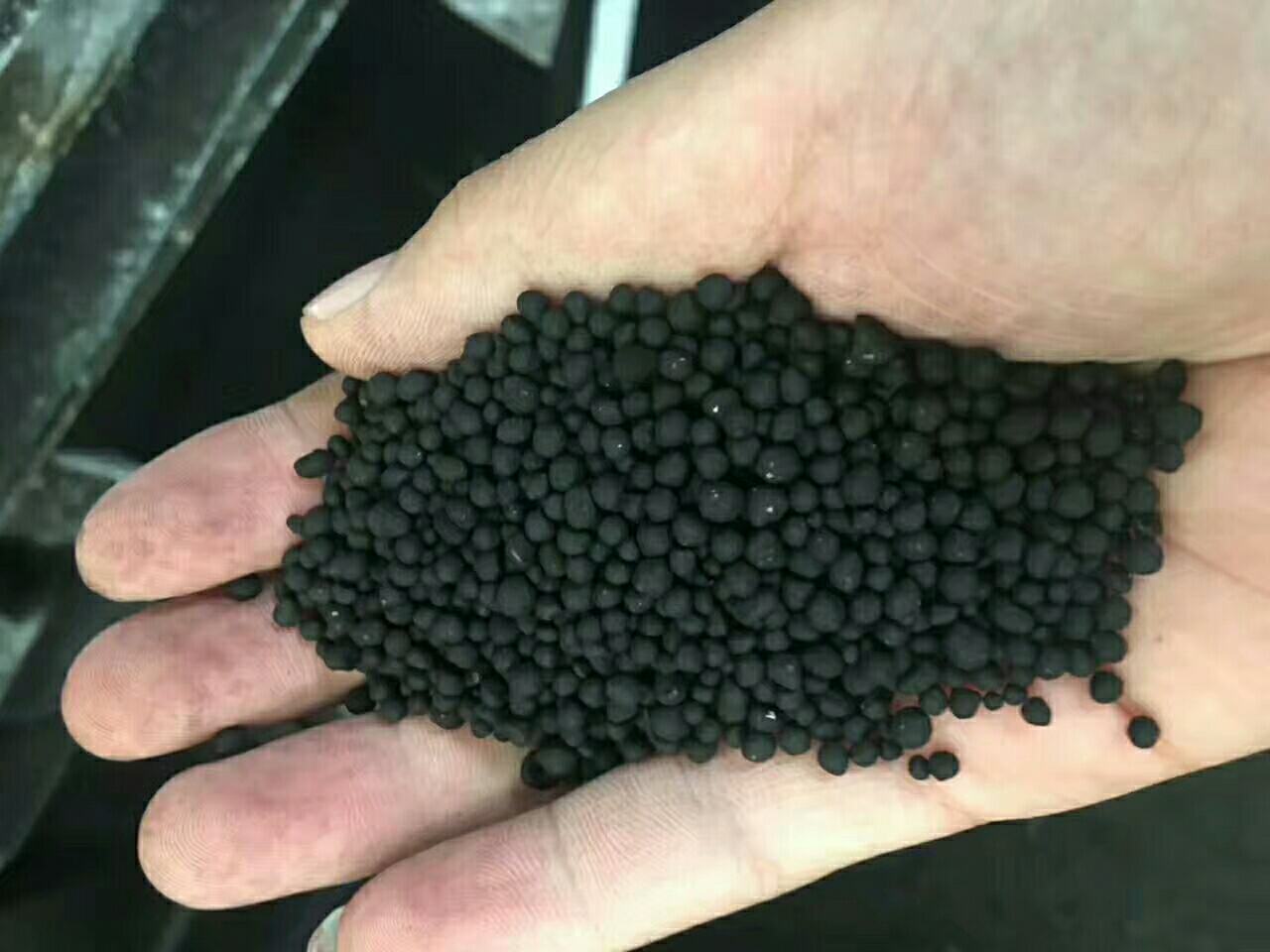 信息图表:三栏对比柱状图——左栏‘蒜苗(100g)’标注VC 32mg、硒1.4μg、硫化物85mg/kg;中栏‘鲜蚕豆仁(100g)’标注蛋白5.6g、L-DOPA 62mg、VK1 19μg;右栏‘协同增效’用双向箭头连接,标注‘FRAP↑130%’‘铁吸收率↑29%’‘SOD活性↑29.7%’,底纹为稻穗与蒜瓣交织图案 营养成分对比信息图