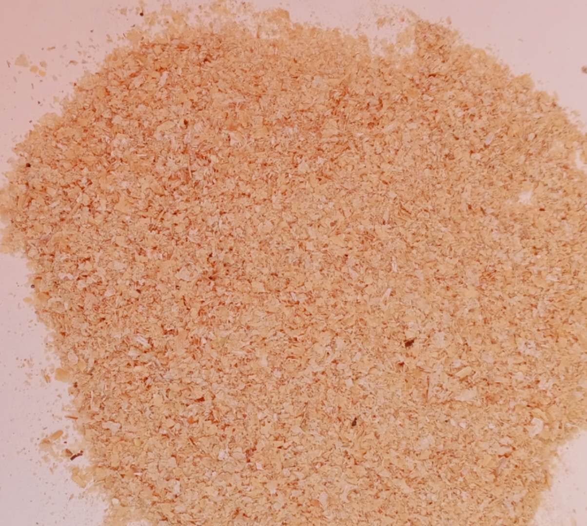 图中展示紫薯与含有麸质的小麦制品并列摆放,帮助读者直观理解紫薯不含麸质的特点 紫薯与麸质食品对比图