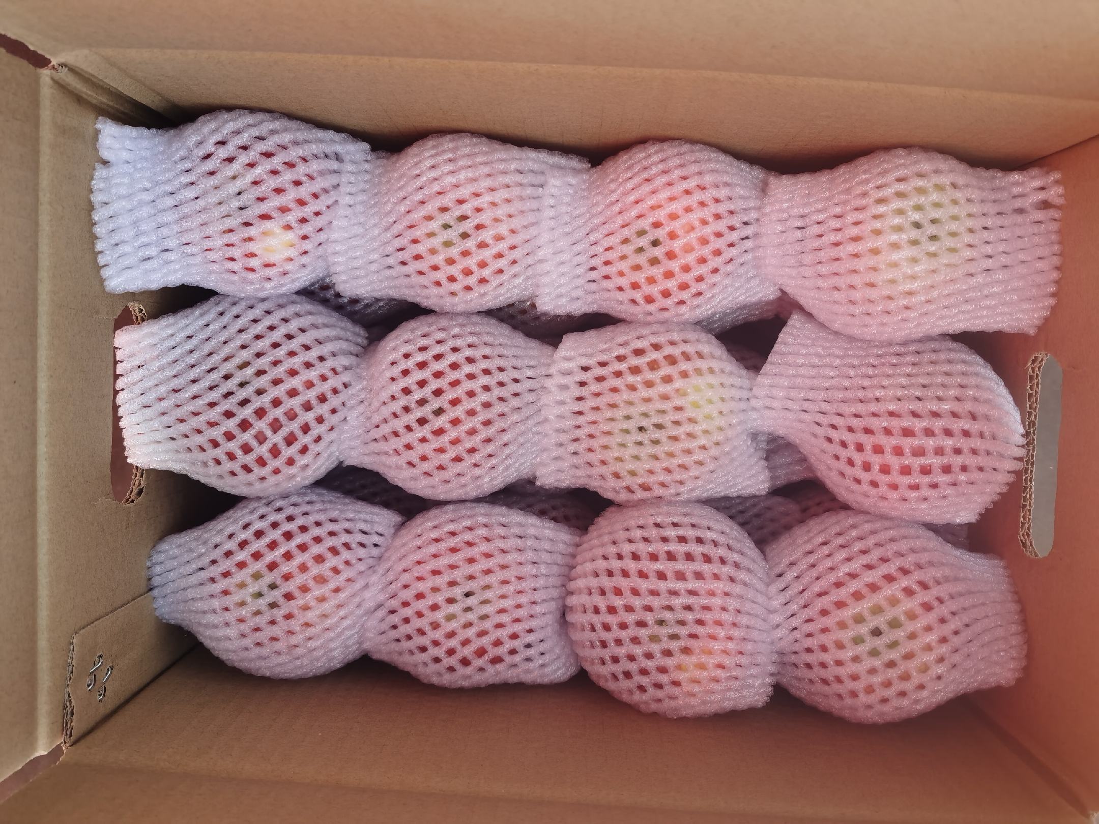 整箱嘎啦苹果开箱展示