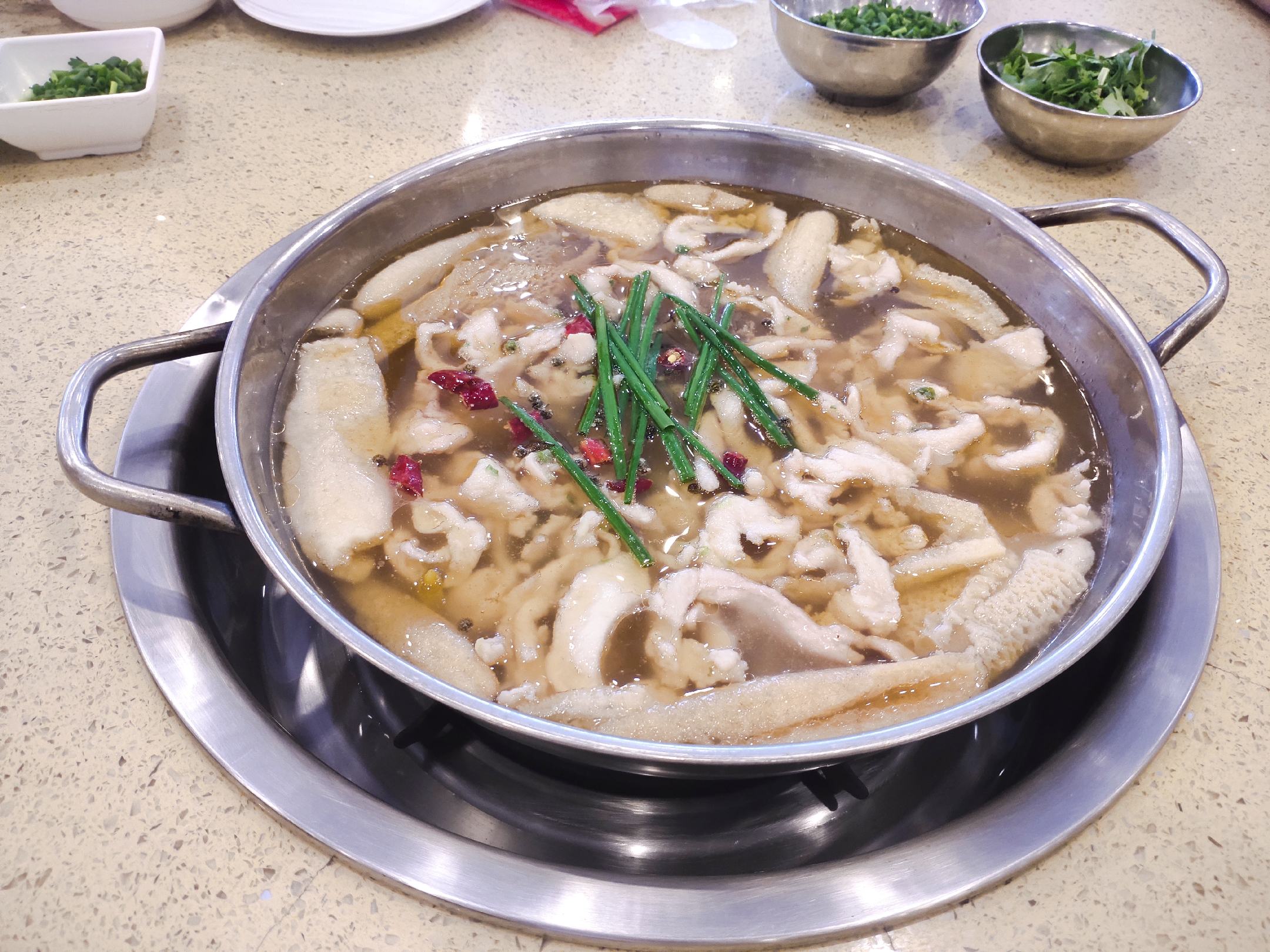 青萝卜炖兔肉正在炖煮中