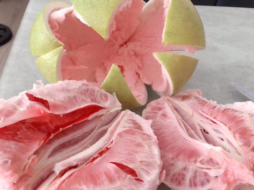 三红蜜柚切开特写