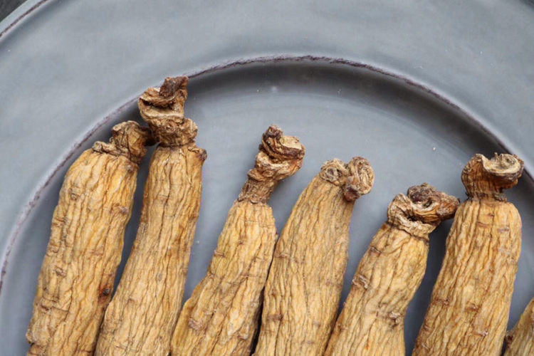 高丽参切片与炖汤成品图