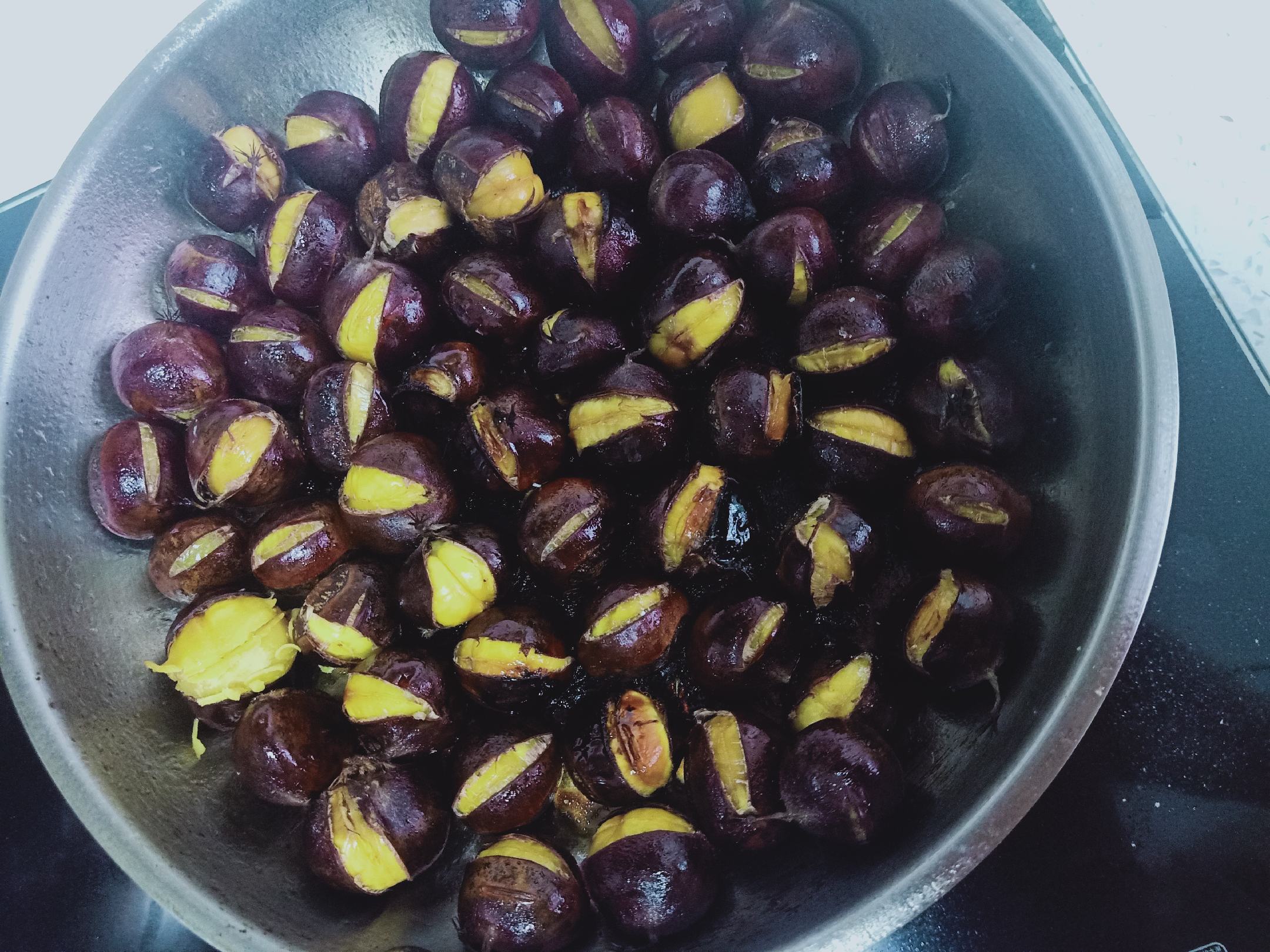 迁西板栗传统蒸煮过程特写