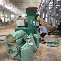 压缩谷壳(稻壳),鸡场垫脚料等