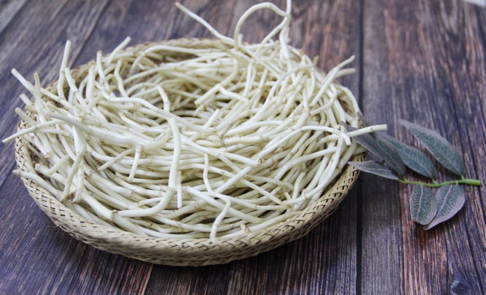 凉拌鱼腥草根与葛根粉冲剂对比图