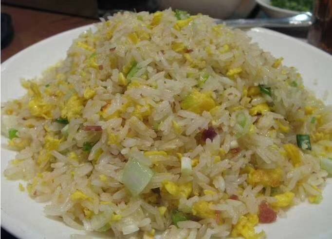 糖醋鸡蛋搭配米饭的成品图