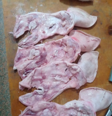 国产冻猪头皮20斤件去干净毛